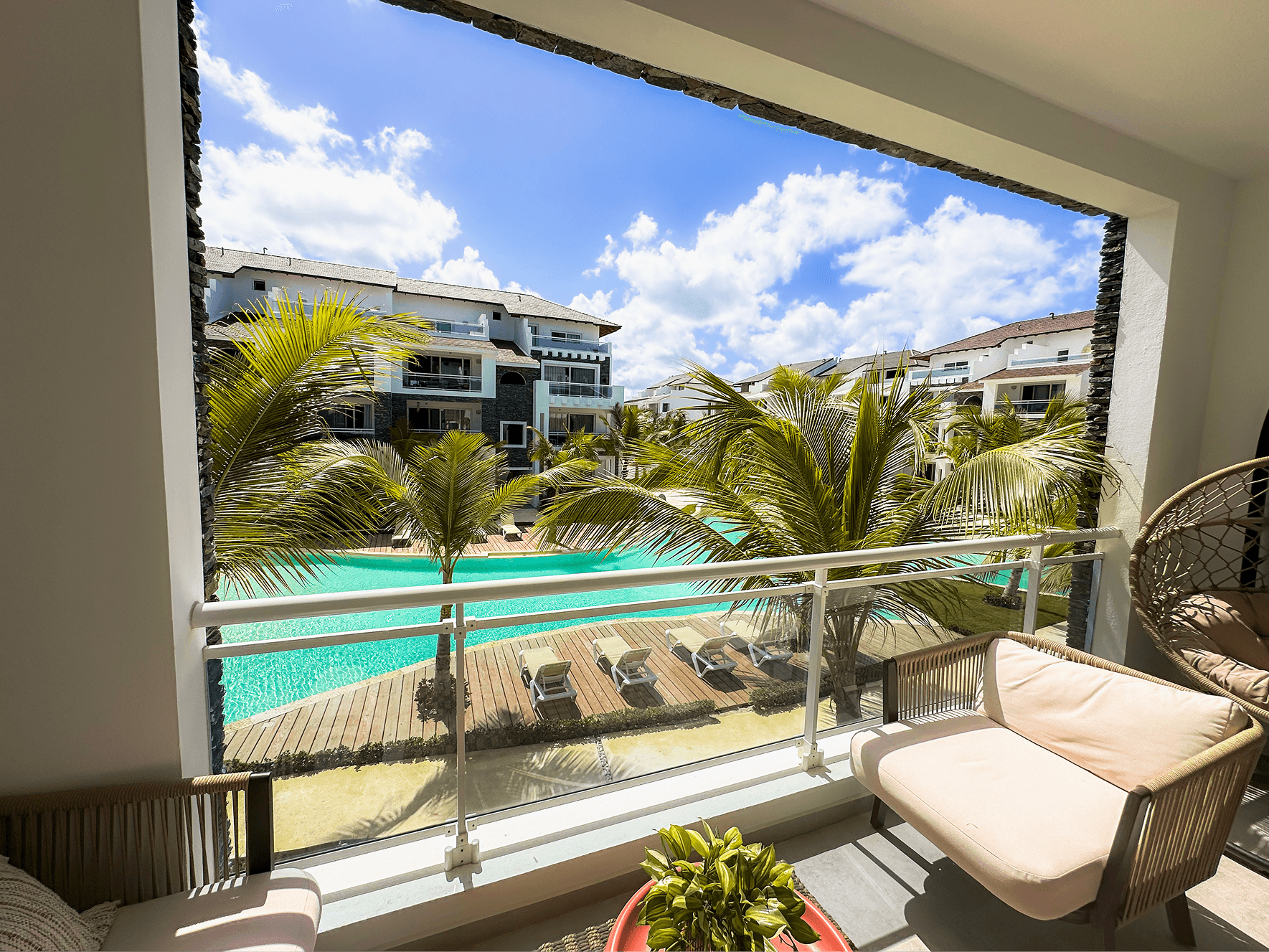 Complexe résidentiel de 101 appartements avec terrasses, piscines océaniques et finitions de luxe. À seulement 200 mètres de la plage, au cœur de Dominicus Americanus.