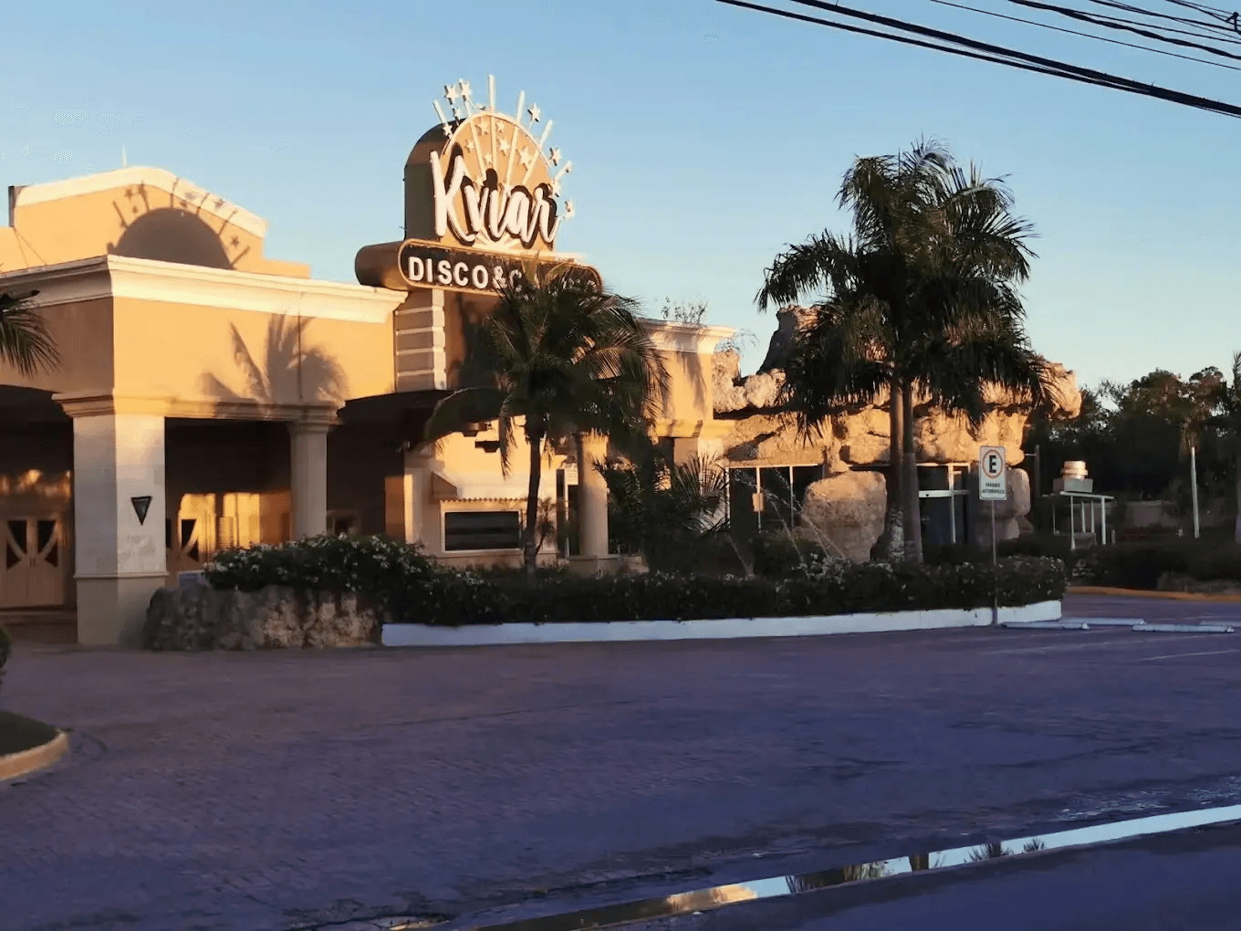 Casinò e discoteca Kviar a Dominicus Bayahibe con intrattenimento notturno.